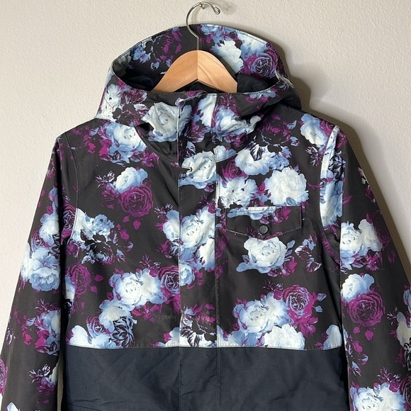 Volcom Bow Insulated GORE-TEX® Jacket Women's in Black & Purple Flora Size Small - Picture 6 of 9